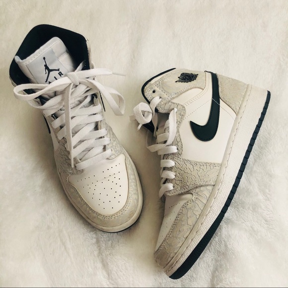 Nike Other - Nike AIR JORDAN 1 RETRO HI PREM BG Kid